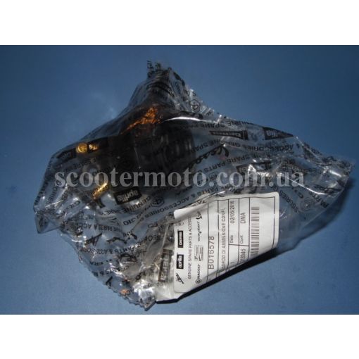 Патрубок карбюратора Piaggio X8 125-200, X9 125-180, Hexagon 125-180 GTX, VESPA GT-GTS 125-200-250